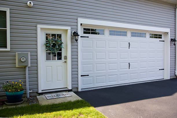 24/7 Emergency Garage Door Panel Replacement experts in Galliano, LA
